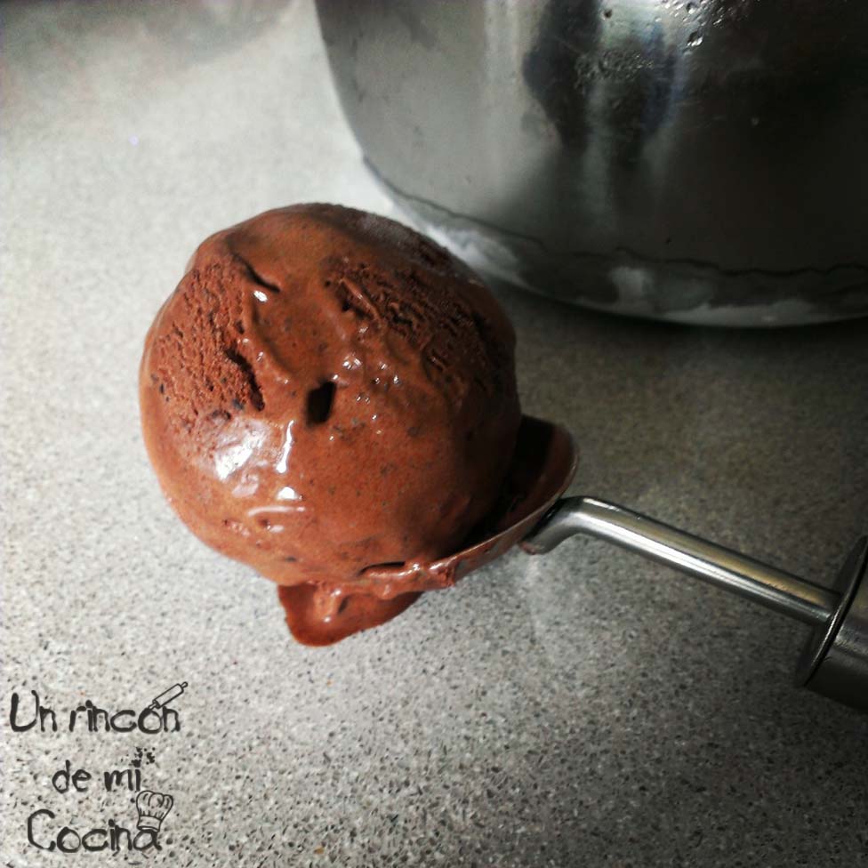 helado de chocolate amargo